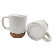 Кружка белая с пробковой подставкой и крышкой
